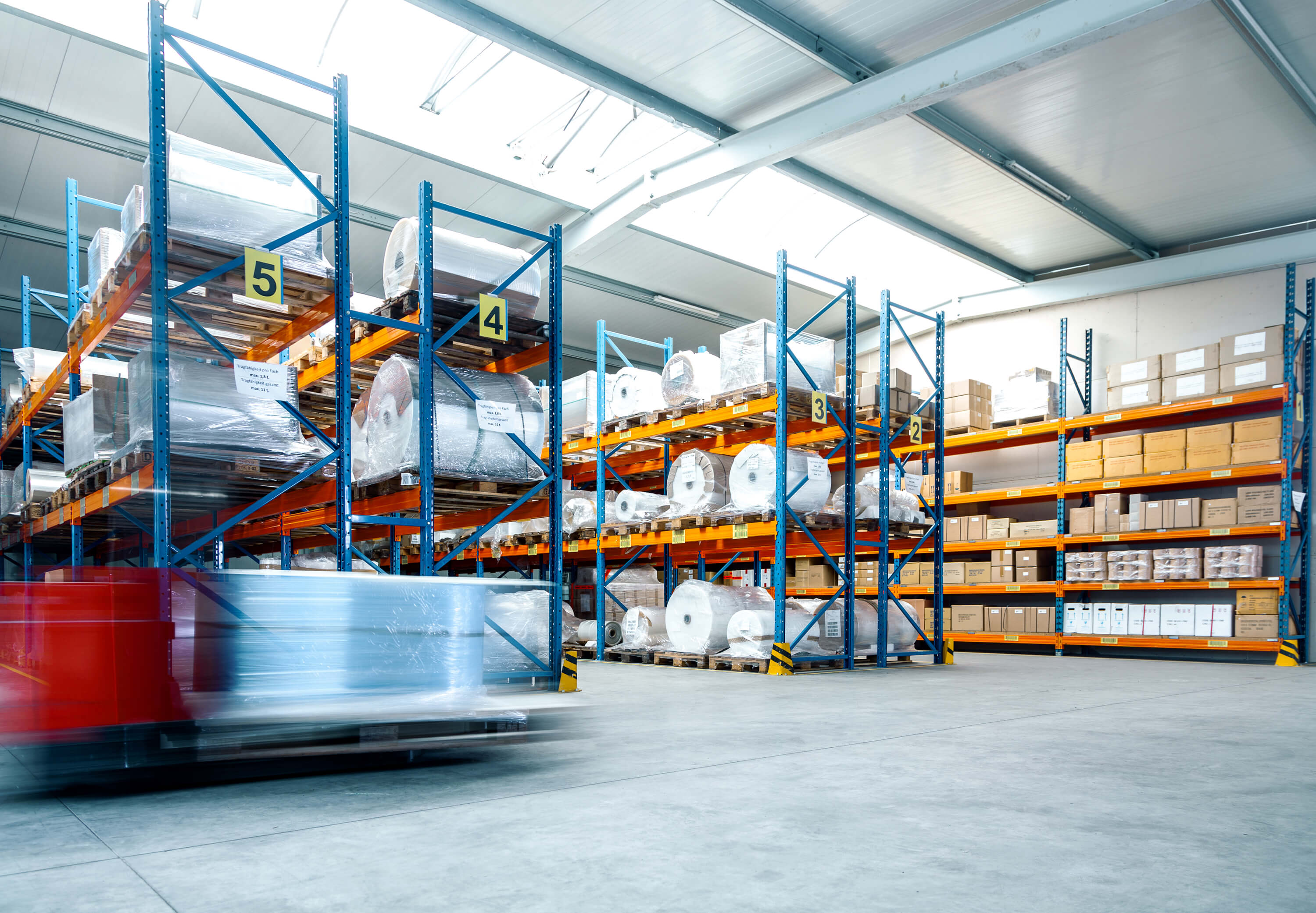 Warmlager-bewegung-Polytec-WEB Lager